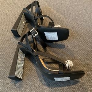 New Gianni Bini Booker Satin Disco Ball Rhinestone Dress Sandals